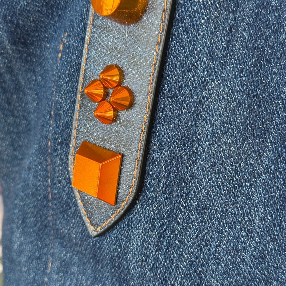Christian Louboutin - Picture 12 of 13